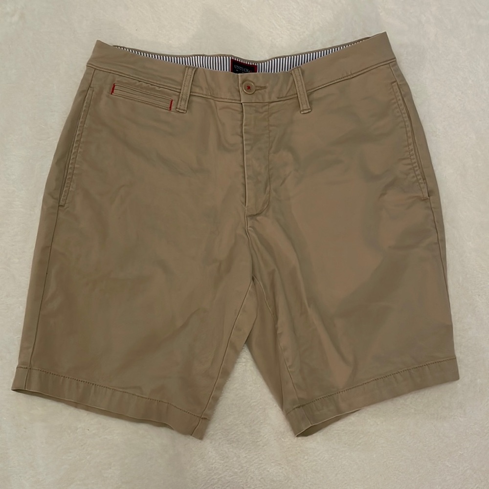 UNTUCKit Men’s Khaki Shorts Size 32